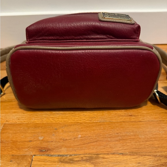 Loungefly Harry Potter R. Weasley Backpack - Picture 4 of 4